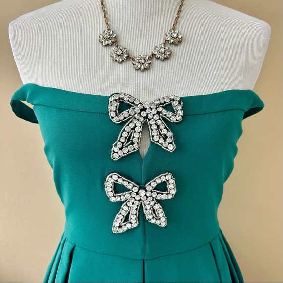 Self-Portrait Crystal-Embellished Bow-Tie Off The Shoulder Crepe Midi Dress 6 - Picture 4 of 8